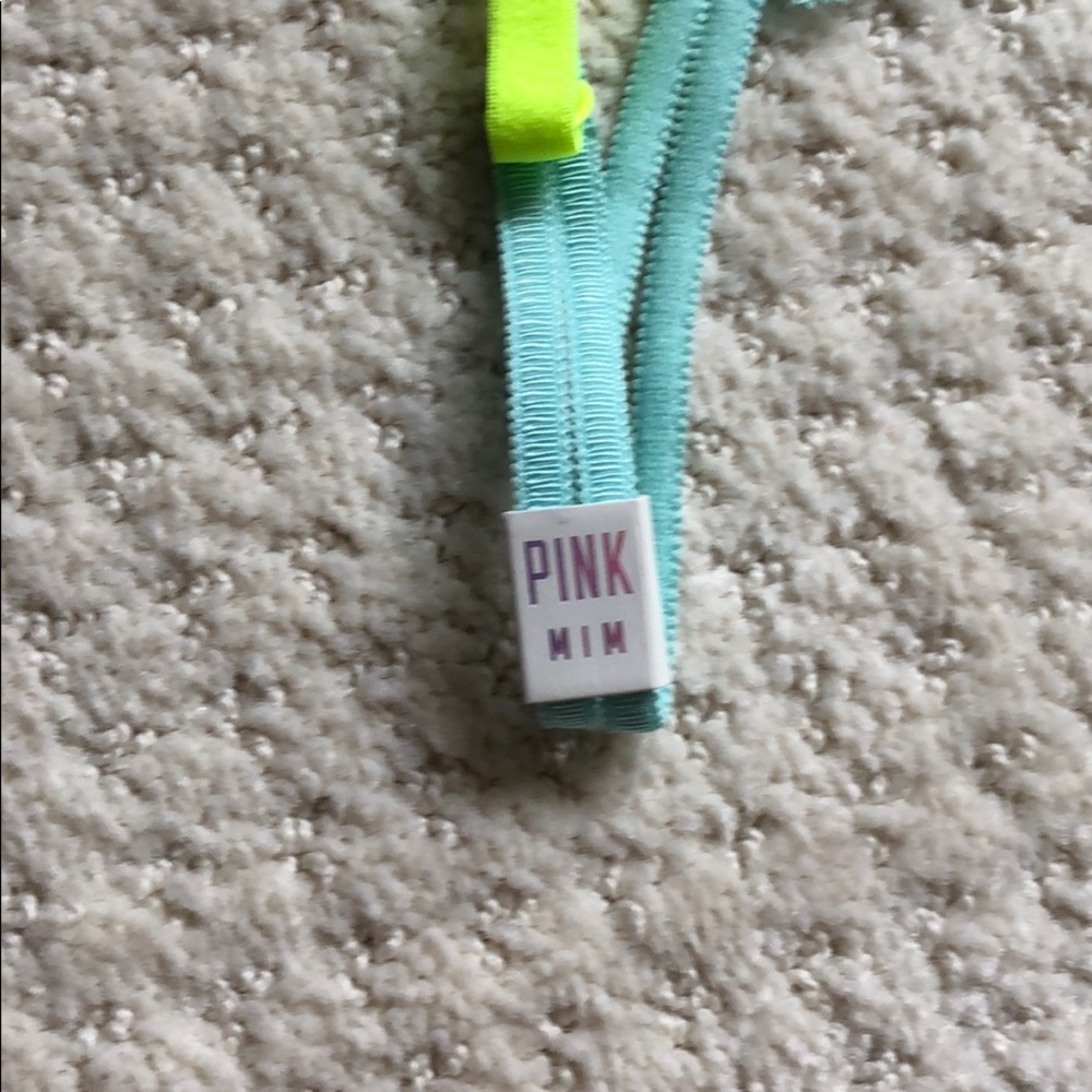 Pink bra - Picture 3 of 4